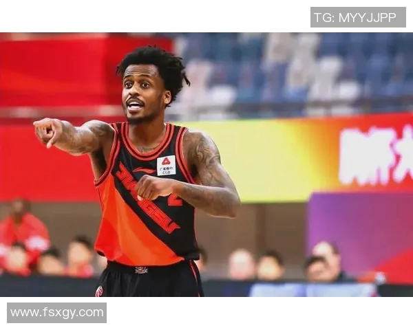 安东尼奥-布莱克尼现身球队训练营，展现出色状态