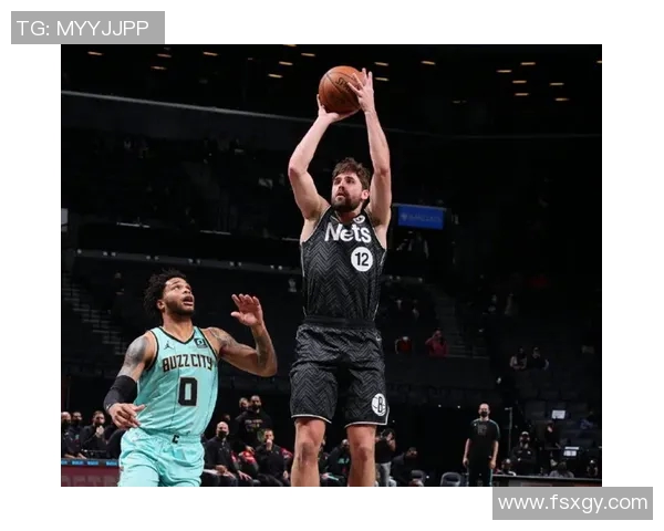 拆字血帅！外线战用冲击极致，场均揽篮25+15？！