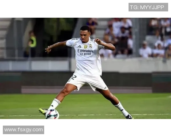 皇马三连败后主帅发力，全队集训备战下一场比赛